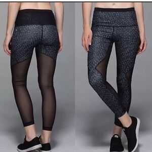 Lululemon Athletica Black Mesh Patterned Leggings- Women Size 8